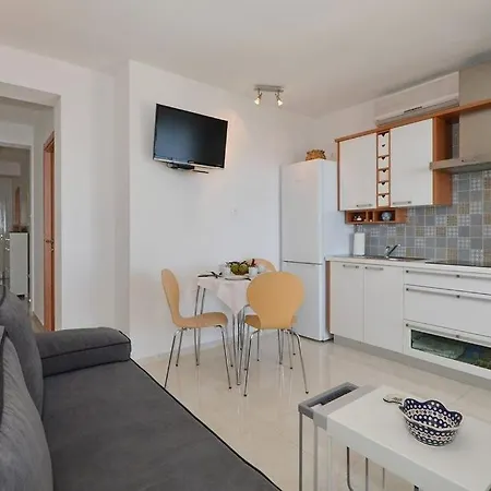 Apartment In With Sea View, Balcony, Air Conditioning, Wifi 91-3 Seget Vranjica