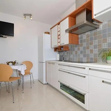 Apartment In With Sea View, Balcony, Air Conditioning, Wifi 91-3