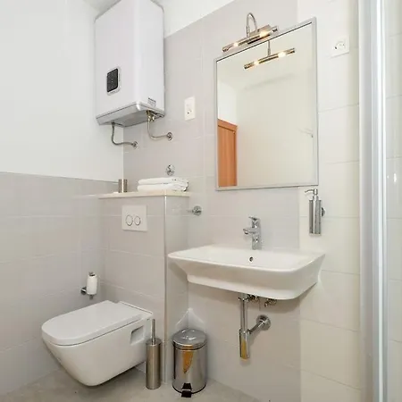 In With Sea View, Balcony, Air Conditioning, Wifi 91-3 Apartment